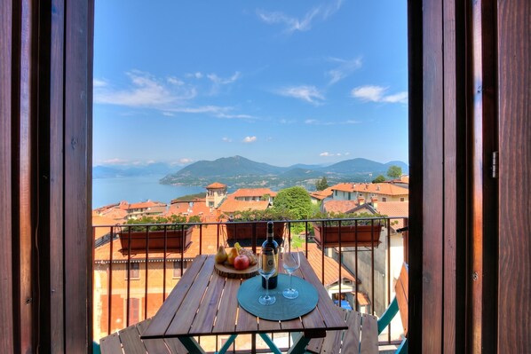 Family Apartment, Multiple Bedrooms, Mountainside (Charming Magognino Stresa Hills Lake) | Balcony