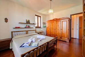 Perhehuoneisto, useita makuuhuoneita, vuorten lähellä (Charming Magognino Stresa Hills Lake) | 1 makuuhuone, Wi-Fi, vuodevaatteet