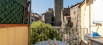 Apartment "La Finestra sul Fiume" with Private Terrace