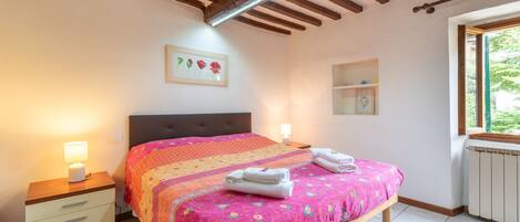 1 makuuhuone, silitysrauta/-lauta, ilmainen Wi-Fi, vuodevaatteet