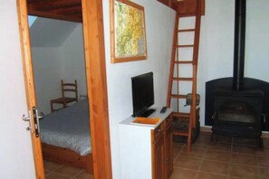 1 bedroom, iron/ironing board, free WiFi, bed sheets - Holiday Apartment with Lake and Mountain View (CROTS)