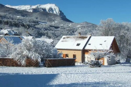 Holiday Apartment with Lake and Mountain View