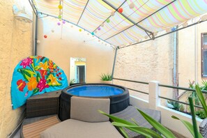 Terrace/patio - Apartment 'Esprit Tahiti' with Wi-Fi (Rivesaltes)