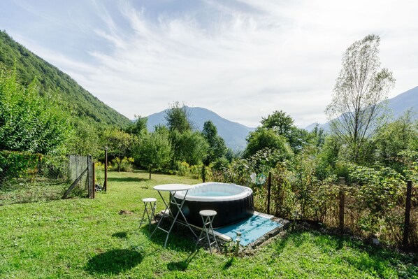 Bain à remous extérieur