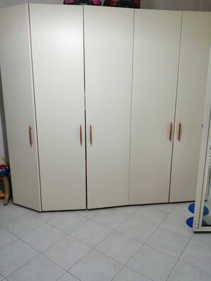 House, 2 Bedrooms, Microwave, Garden View | Interior