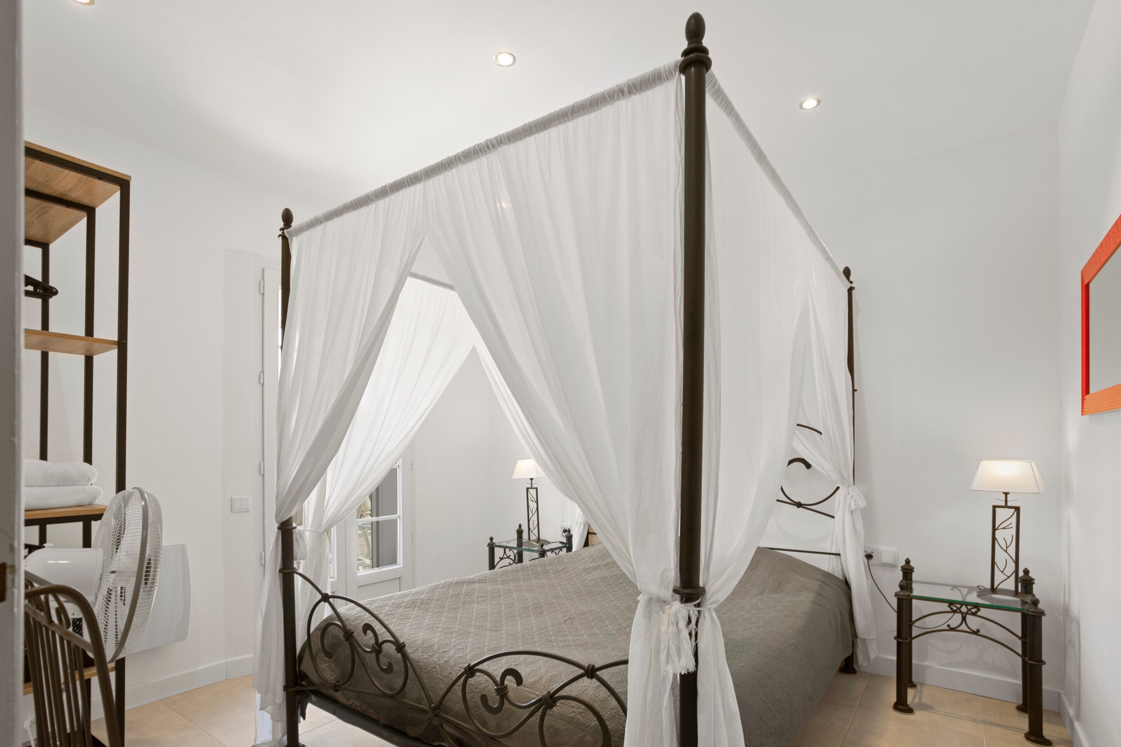 10 bedrooms, free WiFi, bed sheets