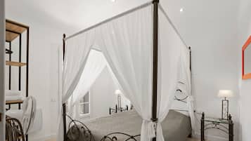 10 bedrooms, free WiFi, bed sheets