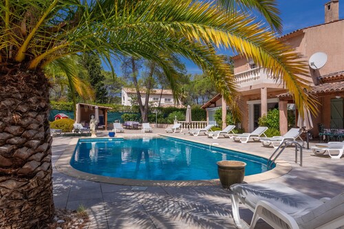 Villa "Venica" entre Cannes et St Tropez avec piscine