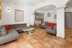 Téléviseur, foyer, jeux vidéo