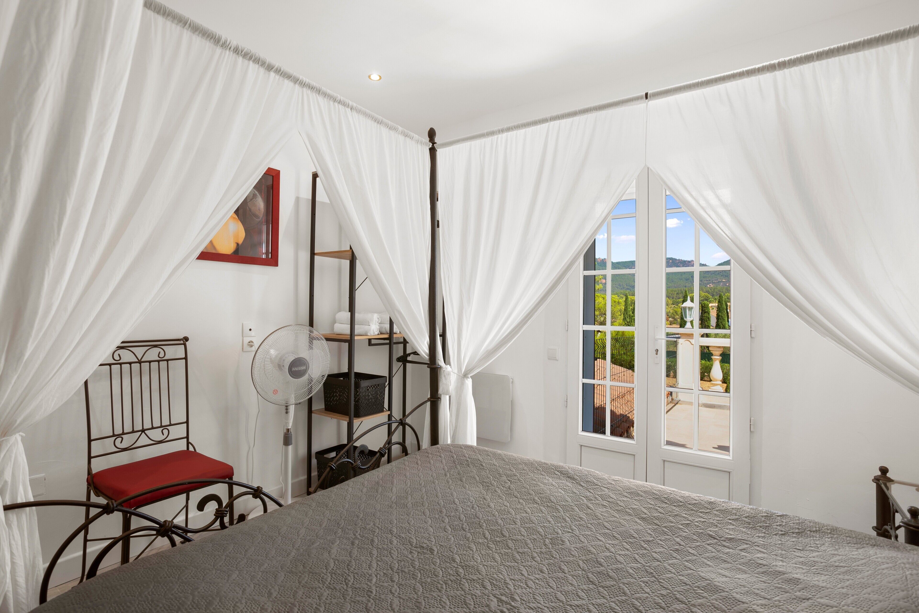 10 bedrooms, free WiFi, bed sheets