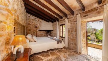 2 slaapkamers, een strijkplank/strijkijzer, gratis wifi, beddengoed