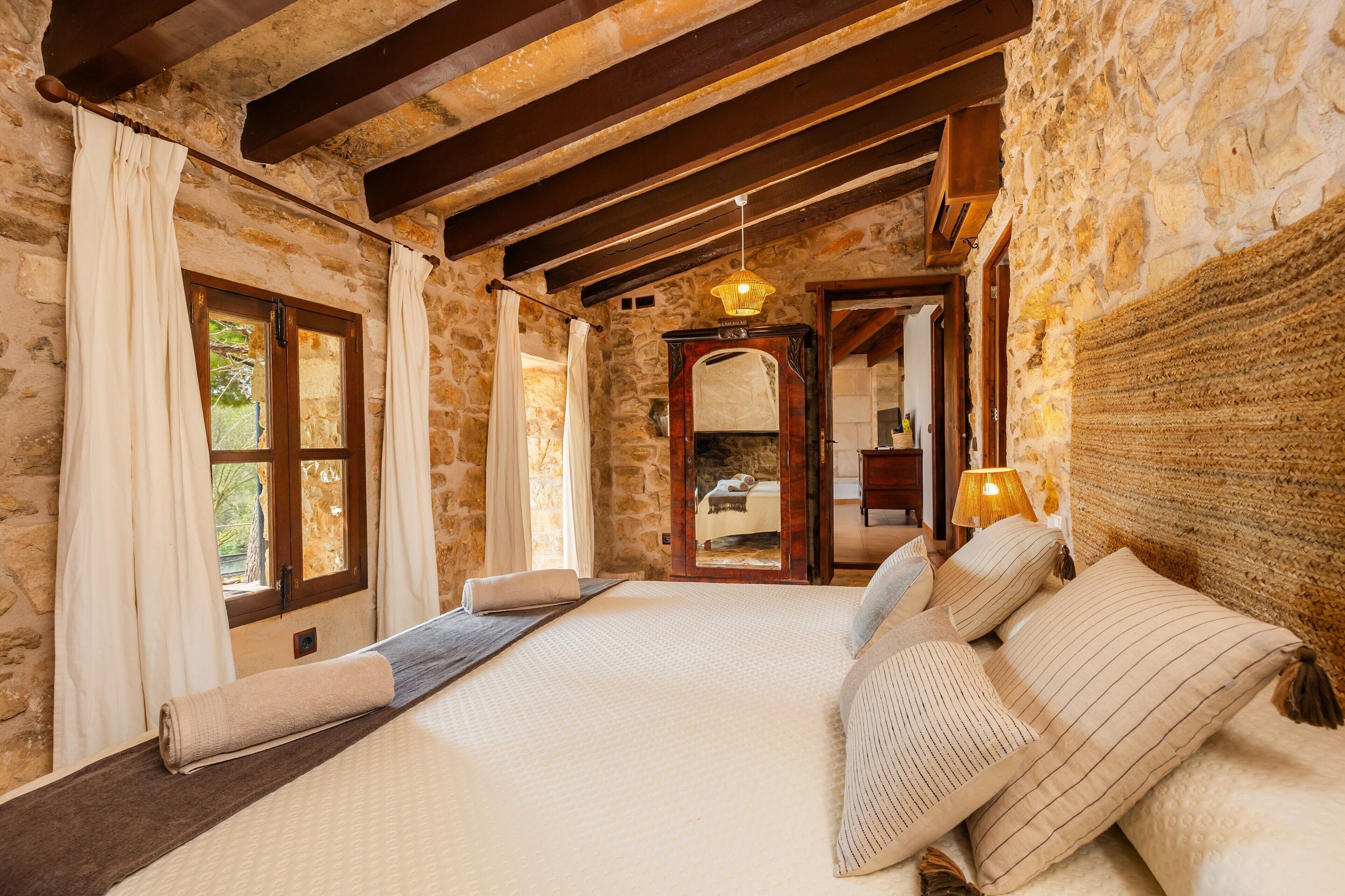 2 habitaciones, tabla de planchar con plancha y wifi gratis 