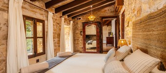 Holiday Home "Es Colomer" with Mountain View, Shared Pool & Wi-Fi