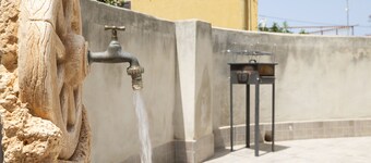 Vacation Home "La Casuzza Di Sara" with Private Terrace & Wi-Fi