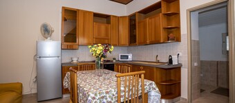 Vacation Home "La Casuzza Di Sara" with Private Terrace & Wi-Fi