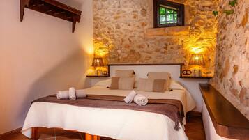 1 slaapkamer, een strijkplank/strijkijzer, gratis wifi, beddengoed