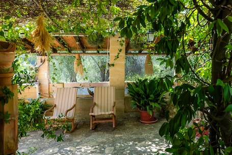 Terrasse/Patio. Appartement de vacances "Ses Solls" avec vue sur la montagne, piscine partagée et Wi-Fi