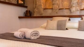 1 slaapkamer, een strijkplank/strijkijzer, gratis wifi, beddengoed