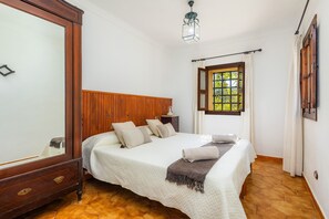 1 soverom, strykejern/-brett, wi-fi (inkludert) og sengetøy