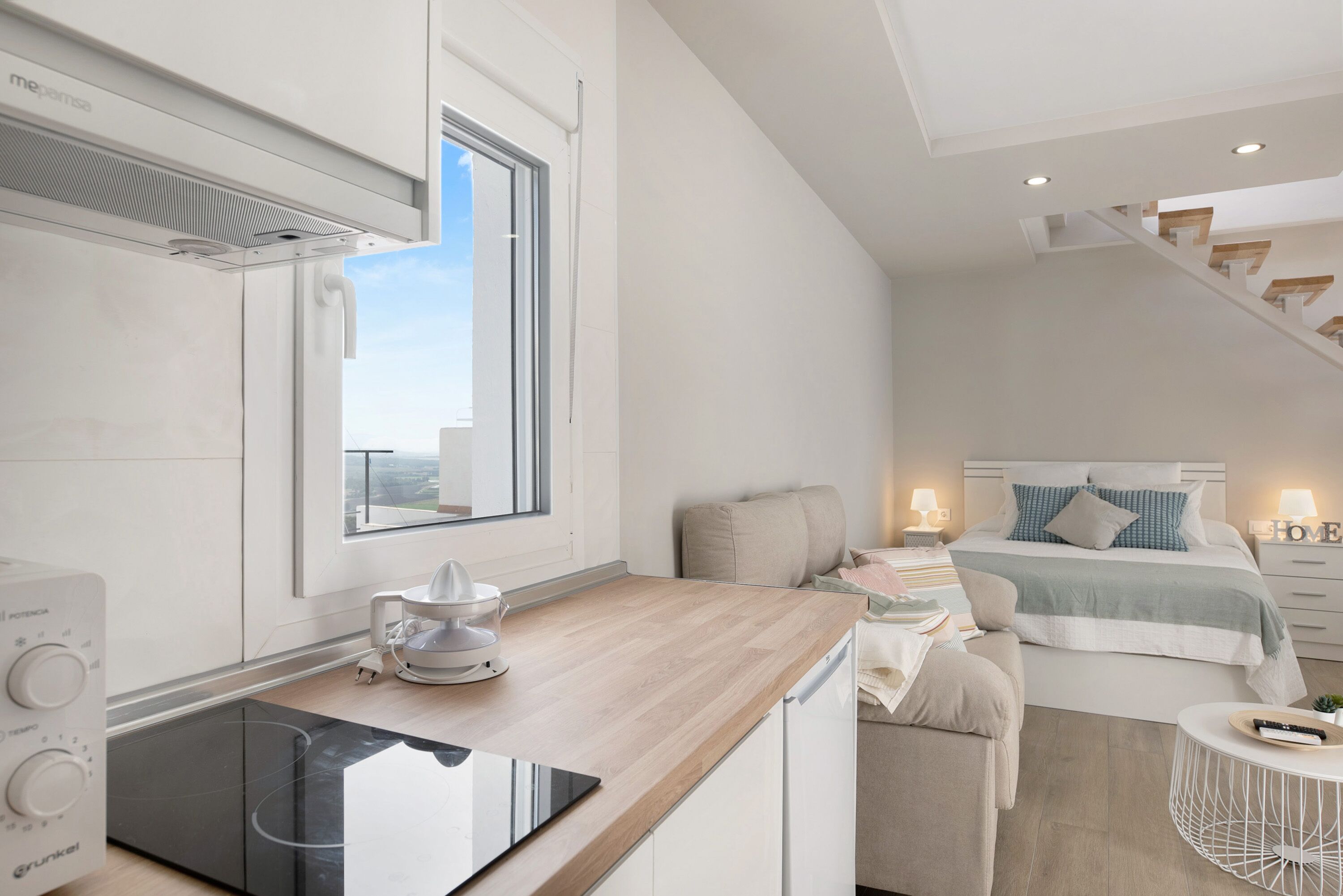 1 slaapkamer, een strijkplank/strijkijzer, gratis wifi, beddengoed