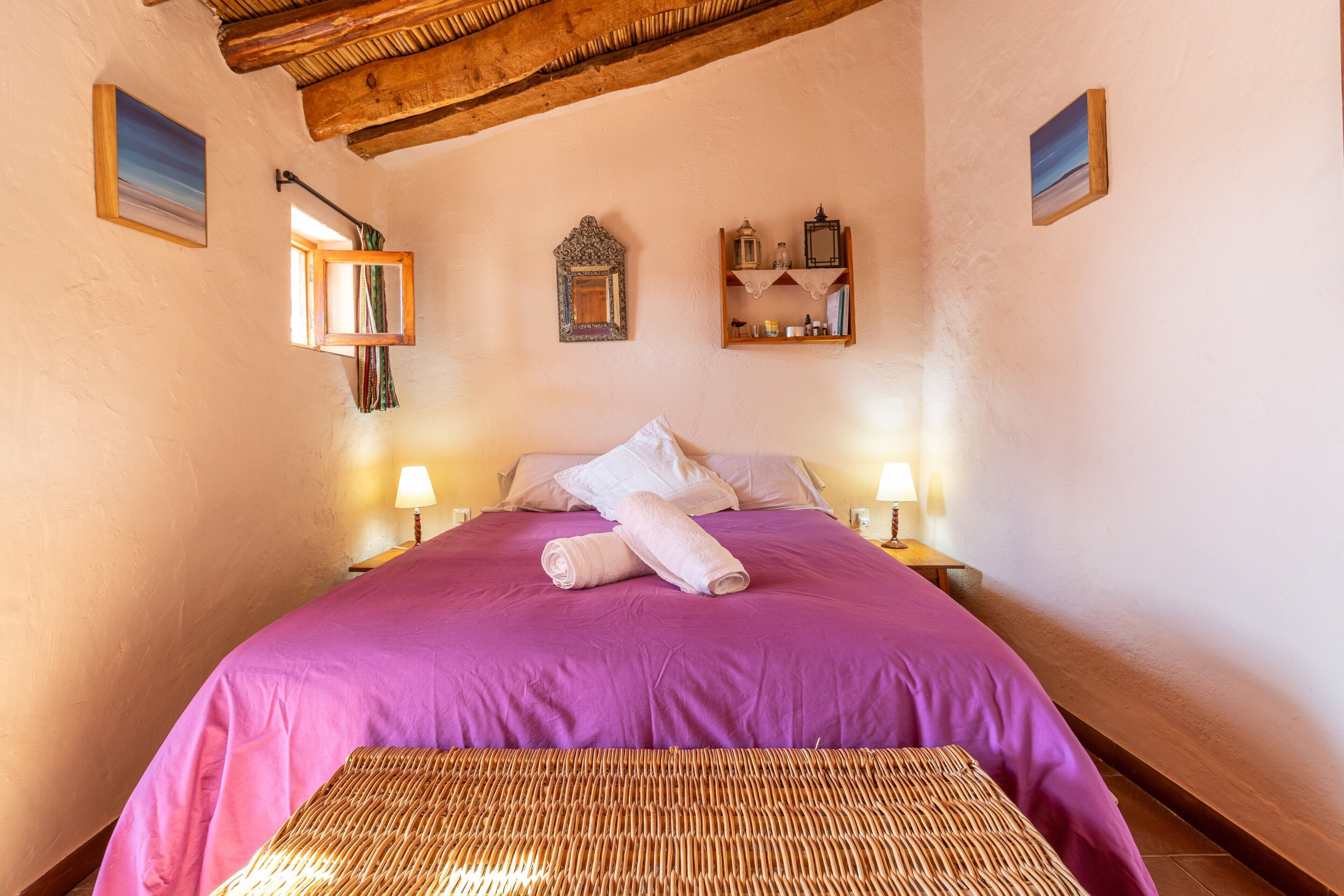 2 室のベッドルーム、アイロン / アイロン台、WiFi (無料)、ベッドシーツ