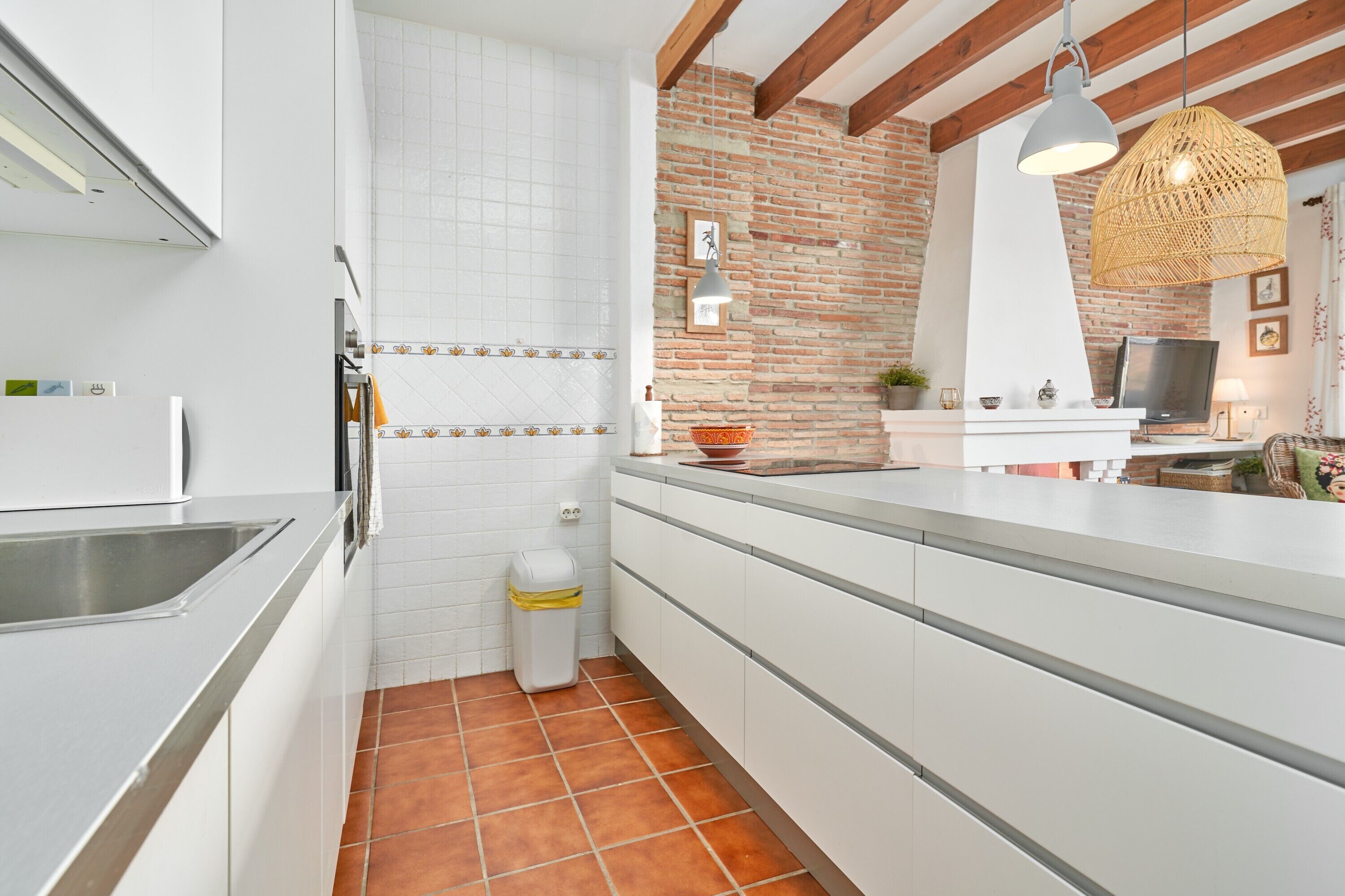 Kylskåp, ugn, spishäll och diskmaskin