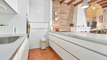 KylskÄp, ugn, spishÀll och diskmaskin