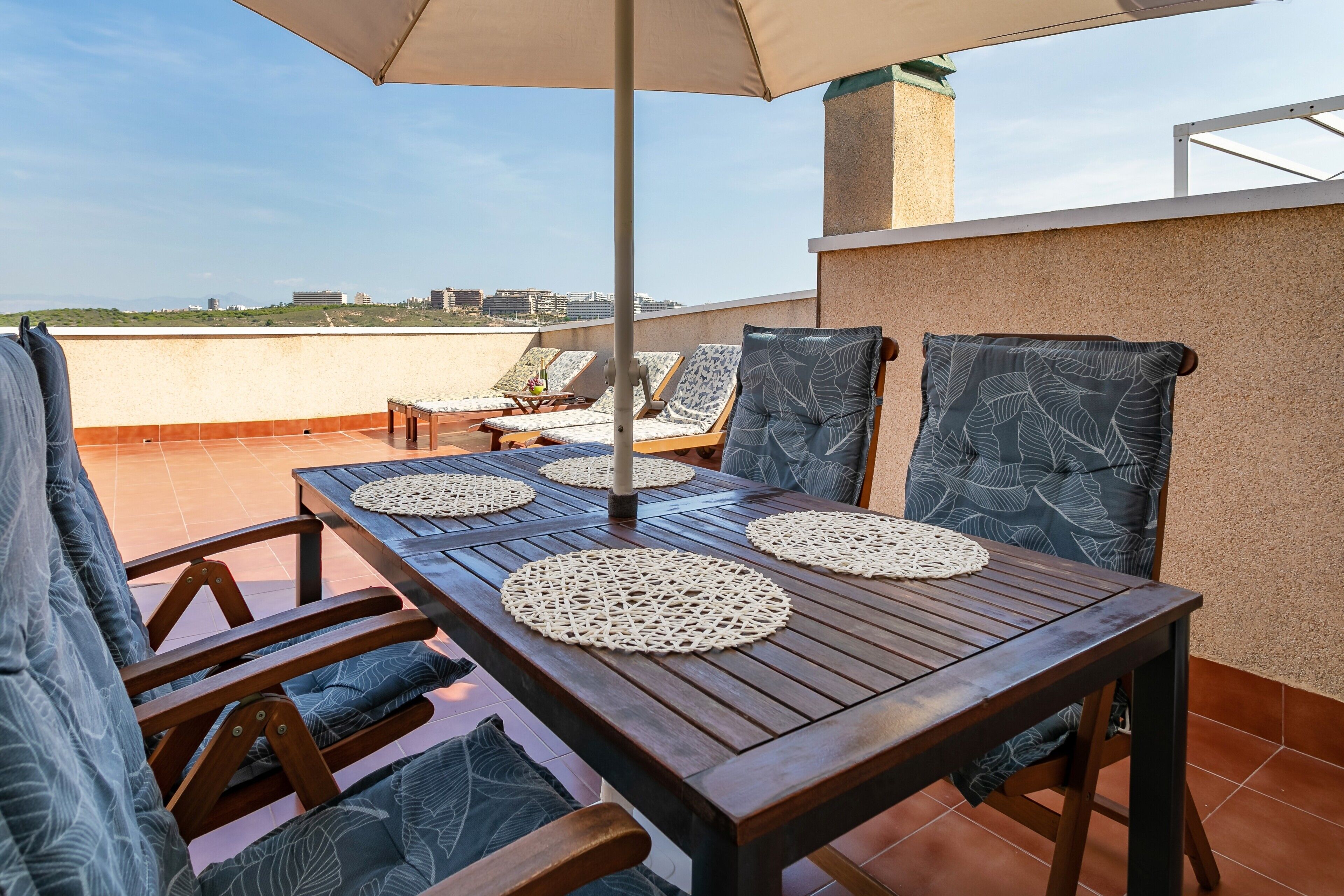 屋外ダイニングエリア