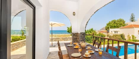 Villa, 3 Bedrooms, Smoking, Private Pool | Outdoor dining