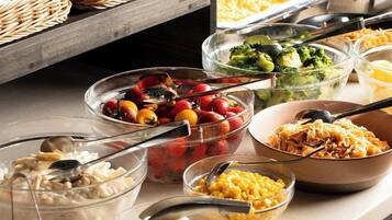 Café da manhã com buffet todos os dias (JPY 1650 por pessoa)