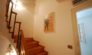 Villa, 3 chambres, balcon, vue jardin | Coin séjour