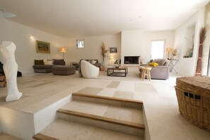 TV, fireplace, ping pong - Vacation rental LES BAUX DE PROVENCE LS1-430 (Les Baux-de-Provence)