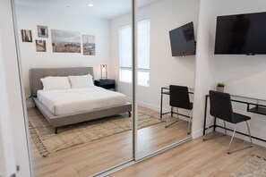 4 habitaciones, escritorio, tabla de planchar con plancha y wifi gratis 