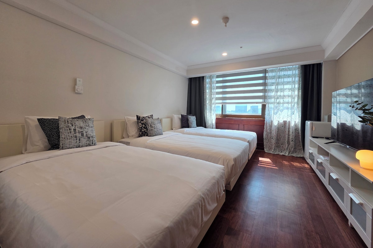 Triple - 3 Single Beds | 高級寢具、羽絨被、書桌、手提電腦工作空間