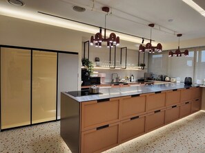 냉장고, 전자레인지, 식기 세척기, 토스터