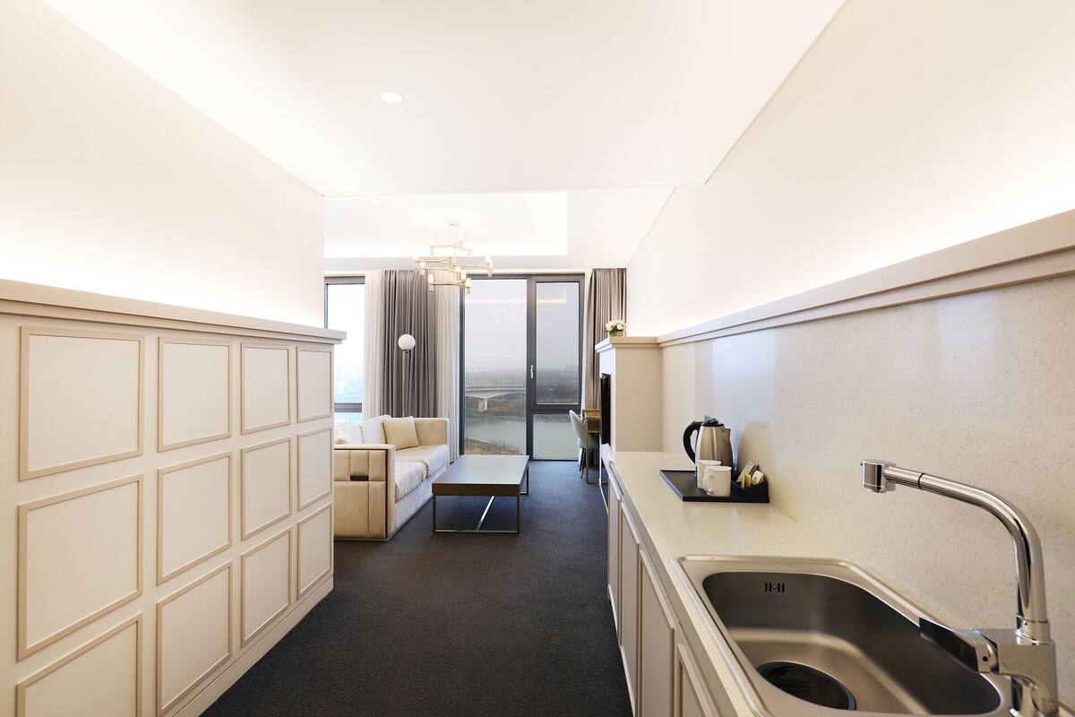 1 bedroom, desk, free wifi, bed sheets