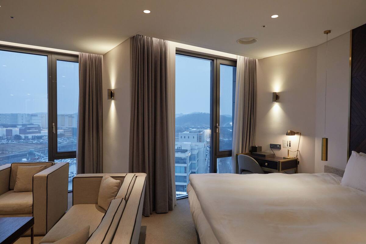 suite, 1 king bed (complimentary pool access for 2) | view from room