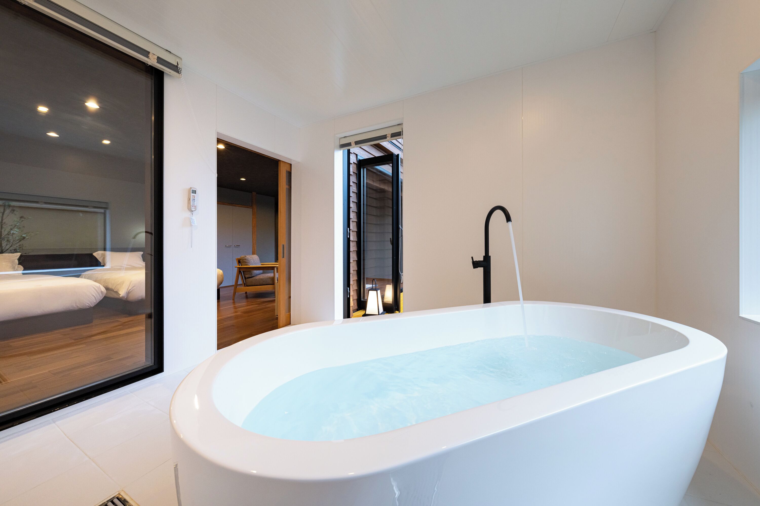 Tomannsrom – luksus ([NI]) | Bad | Tøfler