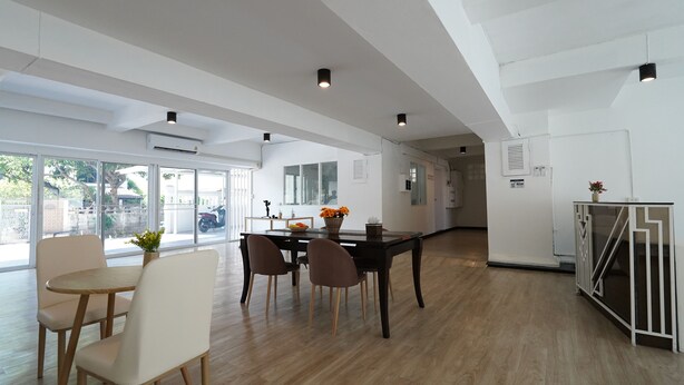 Reception - RoomQuest IT Square Don Mueang Airport (Bangkok)