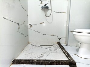 Bathroom - Apartment Shkëmbi i Kavajës Beach, (Durrës)