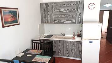 Apartment, 1 Bedroom, Accessible, Smoking | Bahagian dalam
