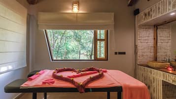 Espace de soins pour les couples, massages des tissus profonds