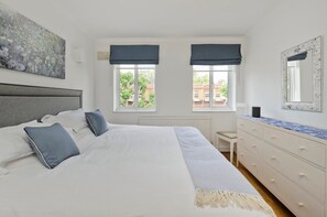 3 bedrooms, iron/ironing board, travel crib, WiFi