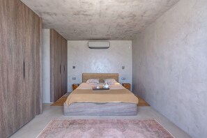 3 soverom, skrivebord, strykejern/-brett og wi-fi (inkludert)