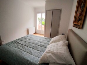 2 bedrooms, free WiFi - Charming 2-Bedroom Apartment in Larressore with Terrace, Fully Equipped Kitchen, and WiFi (Larressore)