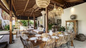 Deluxe Villa, Private Pool, Pool View | Dining room