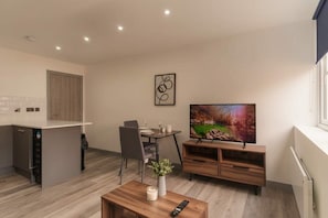 Interior - Bright & Spacious Central Preston 1BED Apartment (Preston)