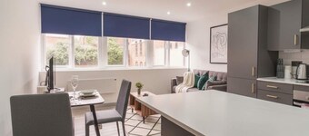 Bright & Spacious Central Preston 1BED Apartment