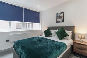 1 bedroom, desk, iron/ironing board, WiFi