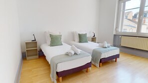 3 habitaciones, tabla de planchar con plancha y wifi gratis 